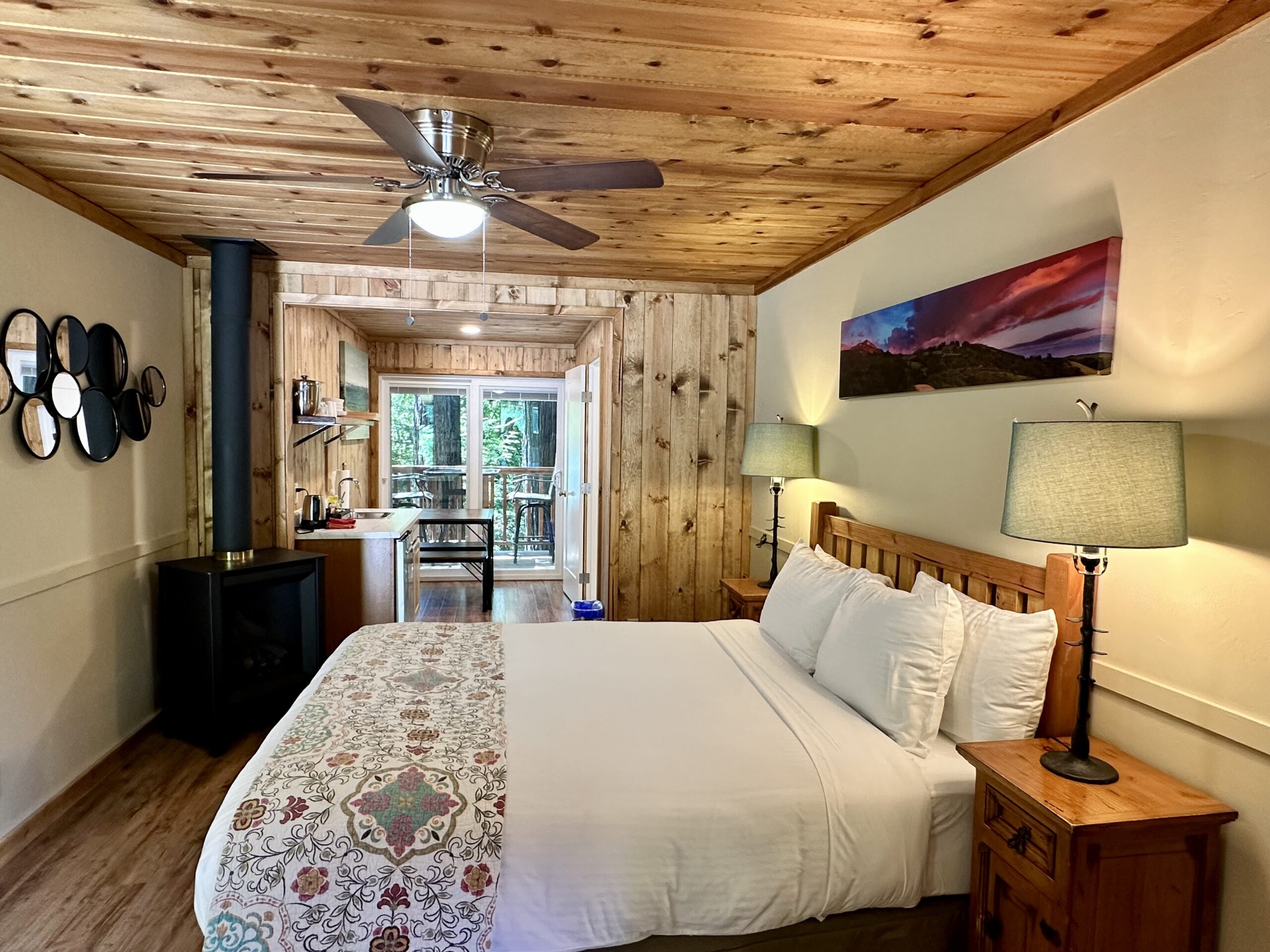 Room I Queen Bed and Propane Fireplace